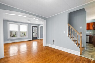 Building Photo - 1325 Oswego St