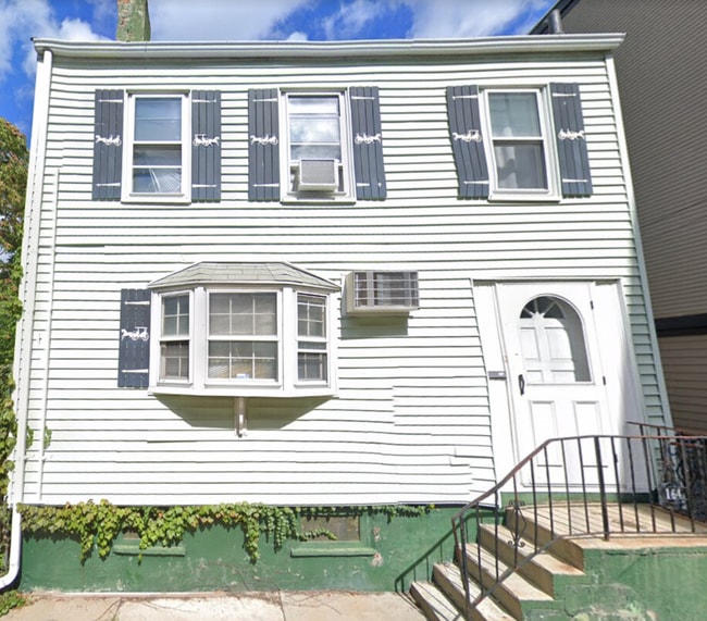 Building Photo - 164 Bowen St