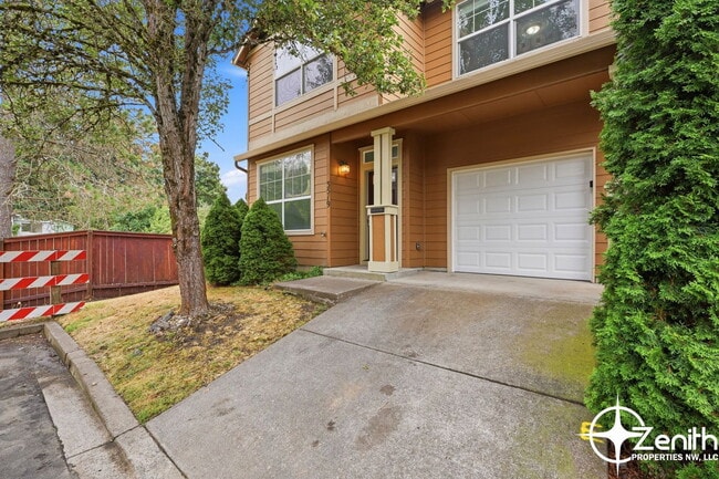 Building Photo - 3519 NE 41st Way