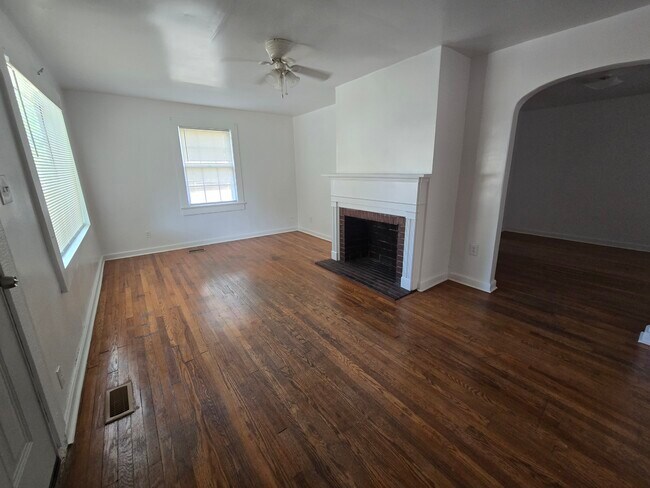 Building Photo - 1719 McClung Ave