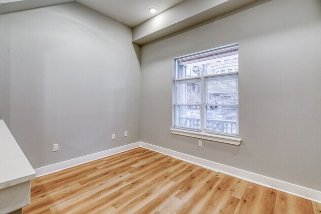 Building Photo - 1130 N 41st ST