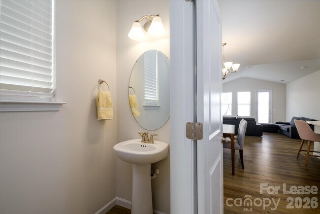 Foto del edificio - 6135 Snowy Egret Ave