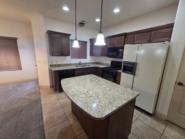 Foto del edificio - Shadow Ridge 3 Bedroom