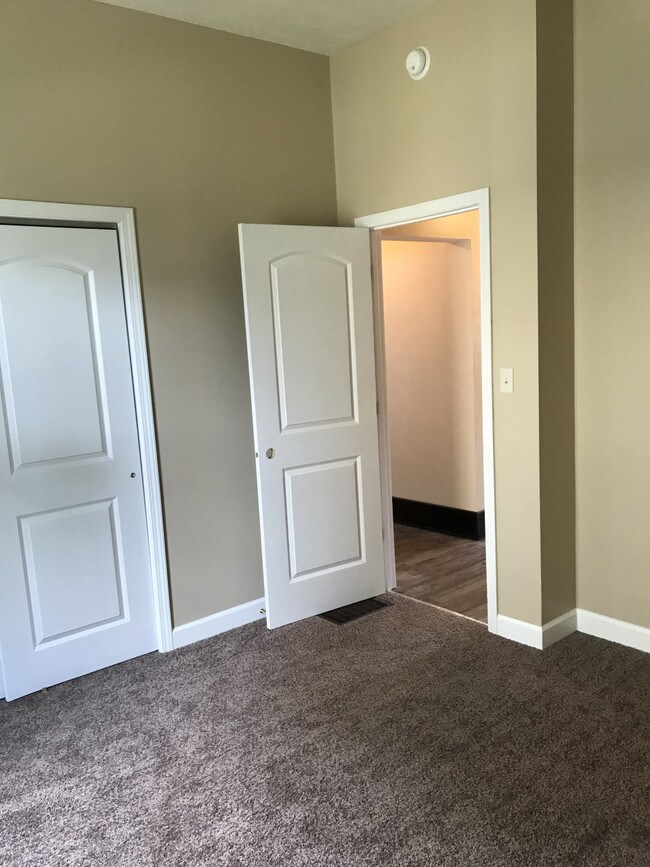 Foto del edificio - 103 N. Tompkins Duplex
