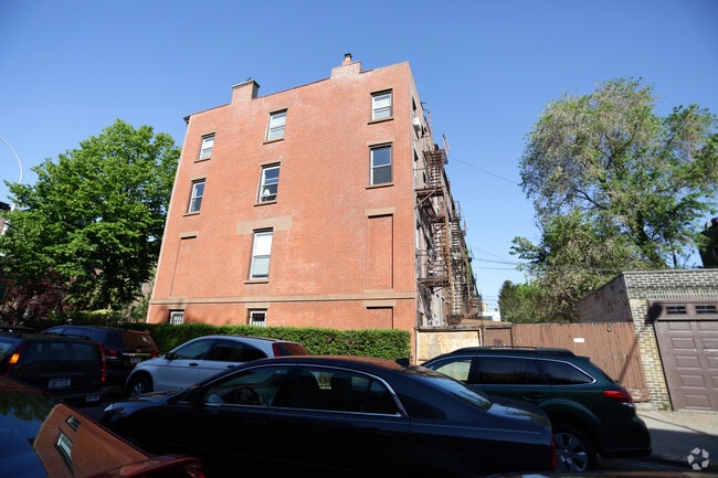 Building Photo - 413 Union St