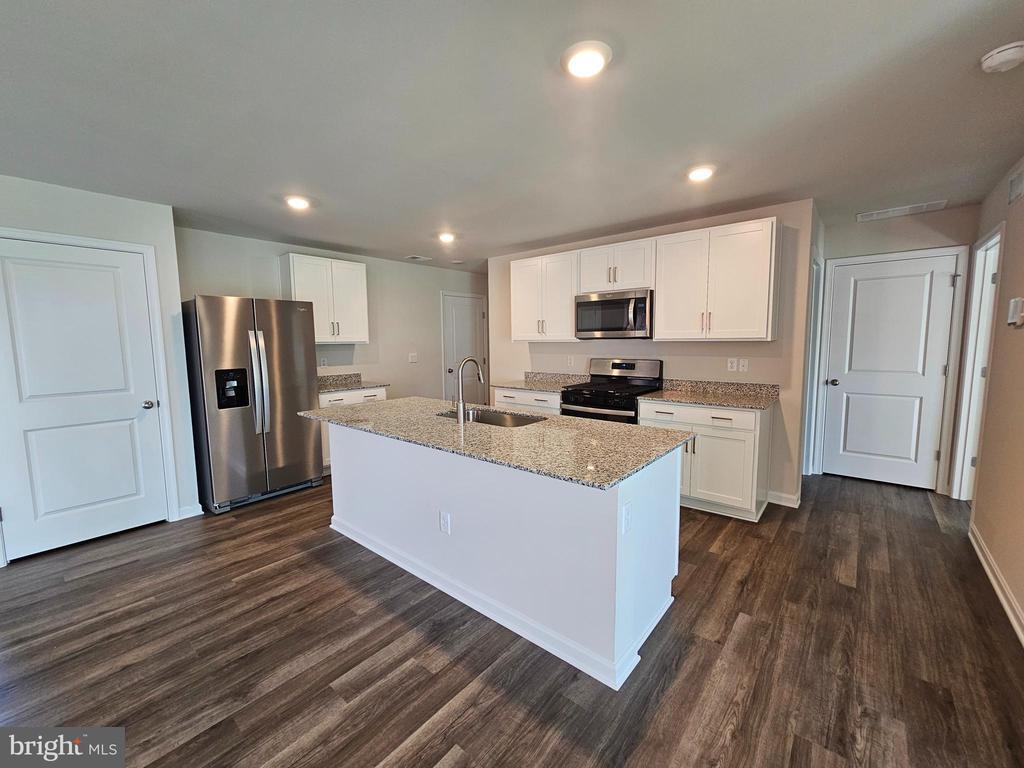 Primary Photo - 178 Hamstead Dr