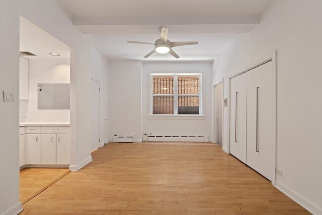 Foto del edificio - 431 W Oakdale Ave