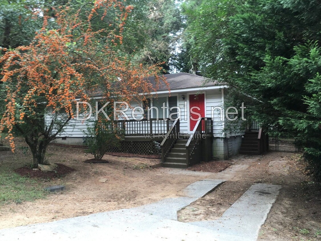 Photo - 808 Meadow Place