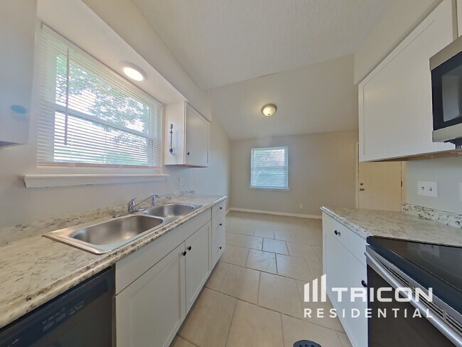 Building Photo - 1786 Shannon Lake Drive Middleburg FL