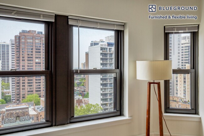 Foto del edificio - 1400 N Lake Shore Dr