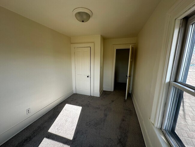 Foto del edificio - 16 N Washington St