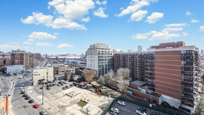 Building Photo - 551 Observer Hwy