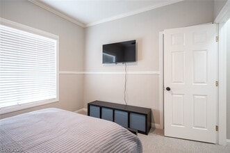 Building Photo - 641 Solitude Point Ave