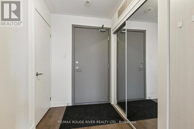 Photo du bâtiment - 5131 Sheppard Ave E