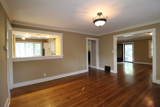 Building Photo - 1/2 Month FREE On This Beautiful 3 Bedroom...