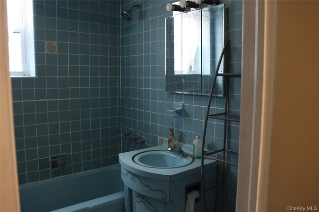 Foto del edificio - 955 E 98th St