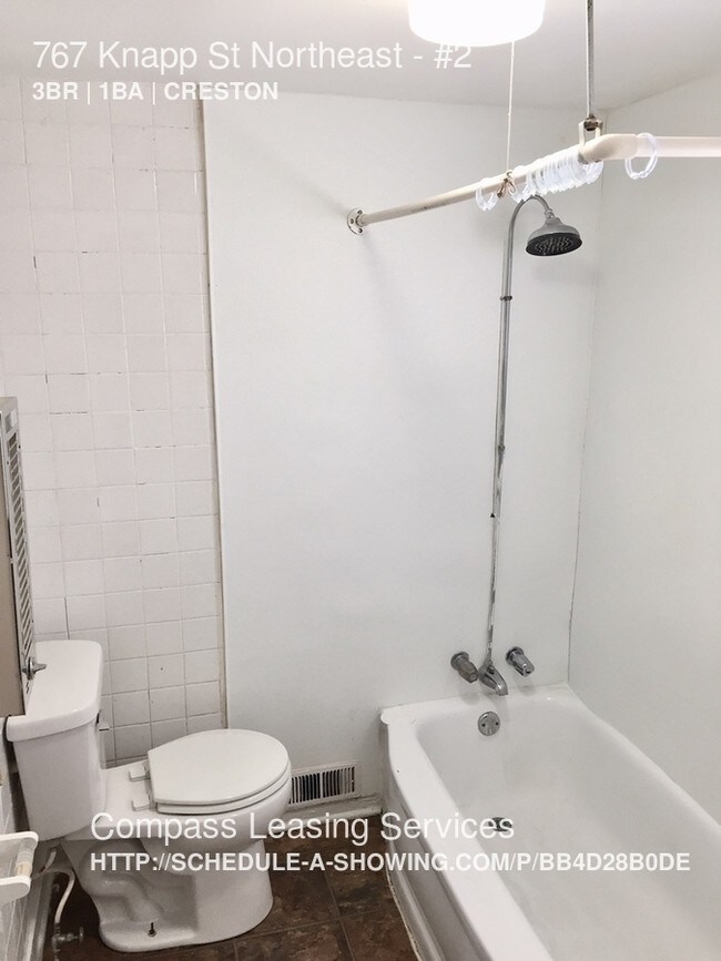 Building Photo - 767 Knapp St NE