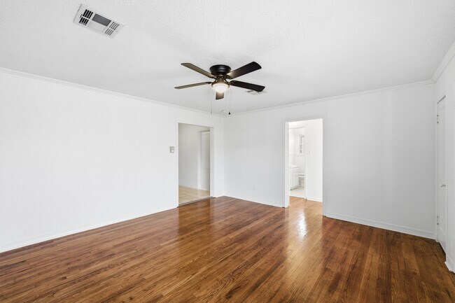 Foto del edificio - 4020 Maple Ave