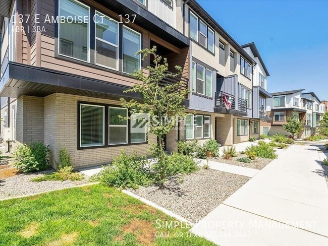 Building Photo - 137 E Amboise Ct
