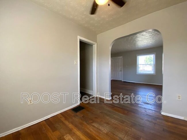 Foto del edificio - 875 E McCreight Ave