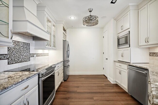 Foto del edificio - 3334 Peachtree Rd NE