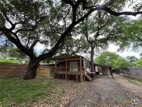 Building Photo - 144 Deer Ln
