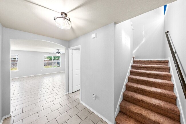 Foto del edificio - Welcome to The Bowen Floor Plan - UP TO 1 MONTH FREE RENT AVAILABLE!