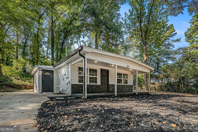 Building Photo - 846 Mell Ct S E