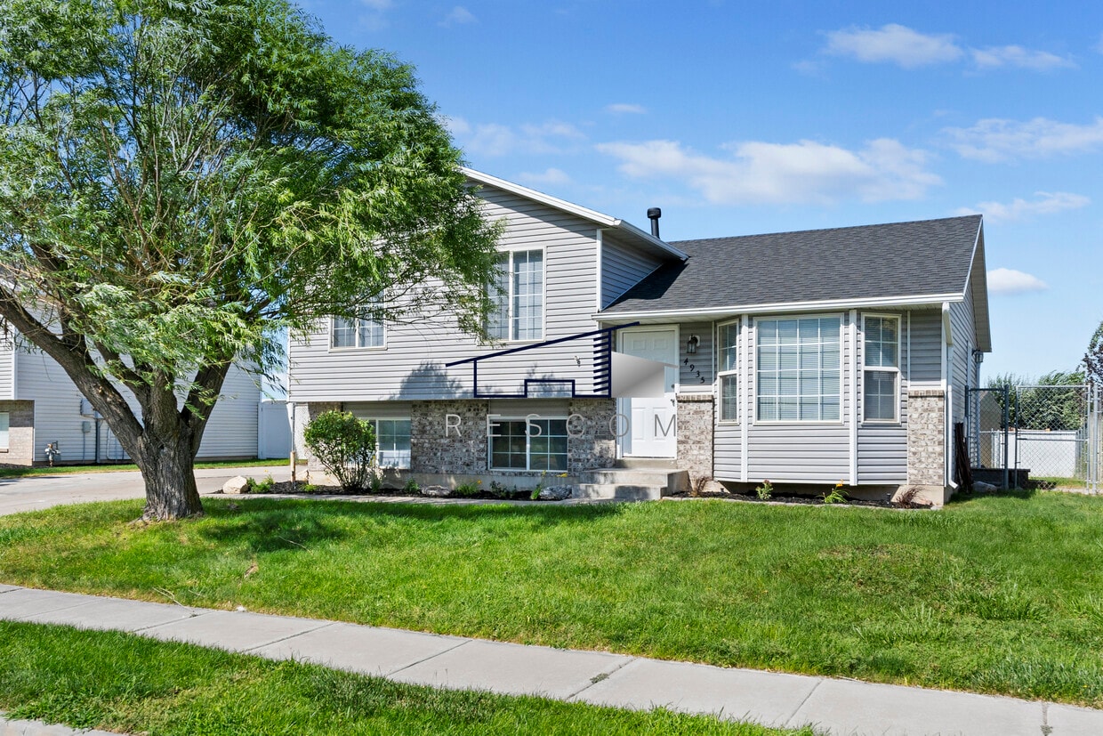 Primary Photo - 4935 S 3975 W