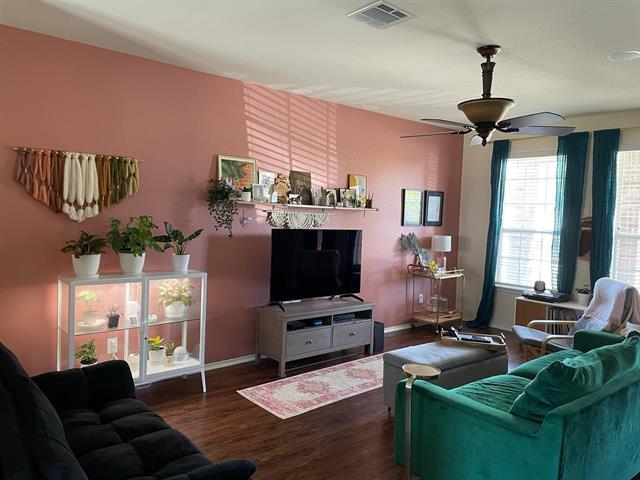 Building Photo - 8625 Star Thistle Dr