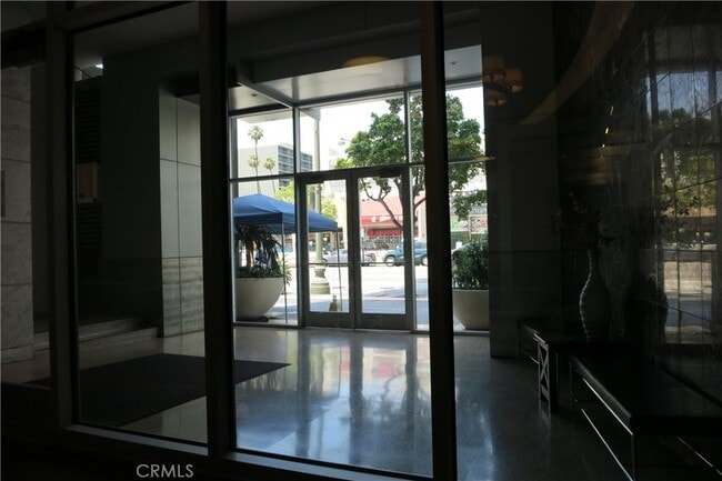 Building Photo - 3810 Wilshire Blvd