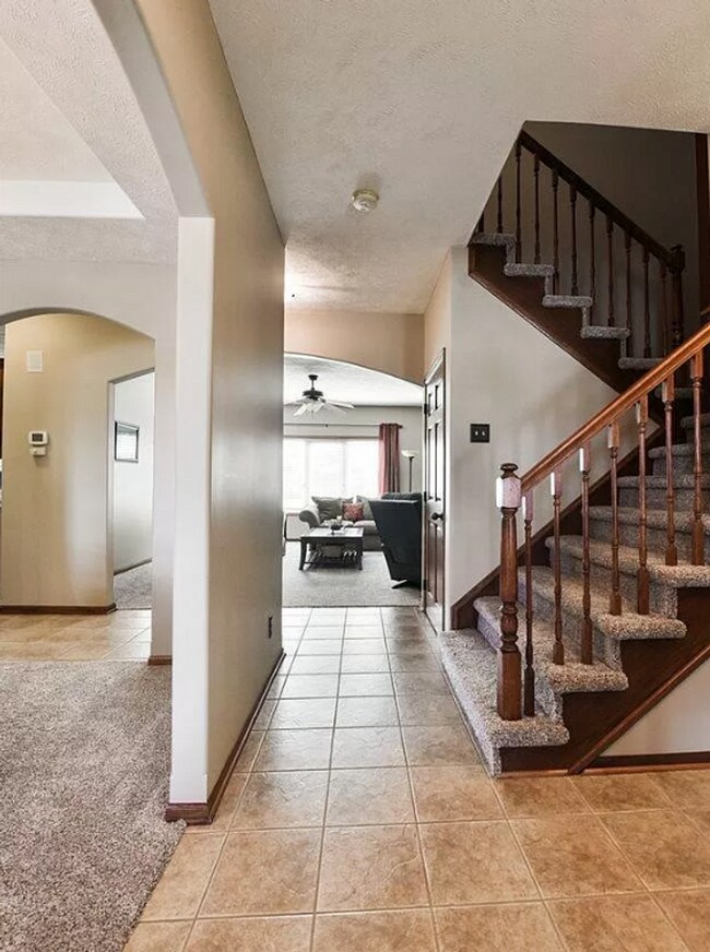 Building Photo - Luxury Living In Papillion!!