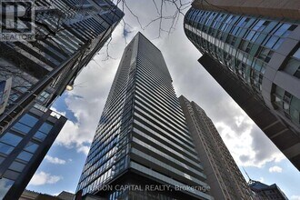 Building Photo - 15 Grenville St