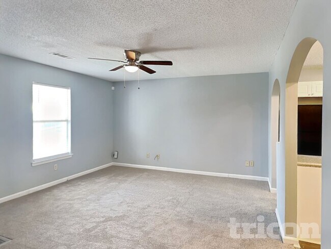 Foto del edificio - 6836 Saganaw Dr