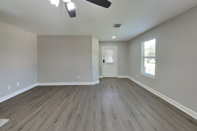 Foto del edificio - 7718 Balsam Crossing Ln