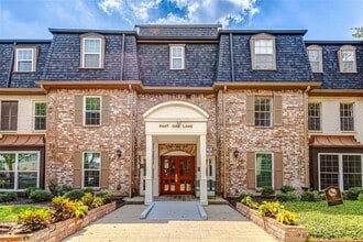 Building Photo - 353 N Post Oak Ln