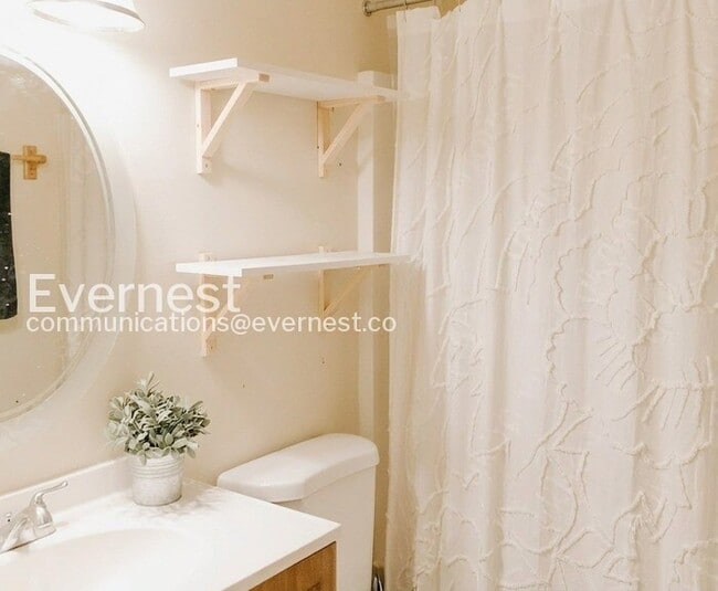 Foto del edificio - 3-Bed/2-Bath Townhome in Salemtown/Available Soon!