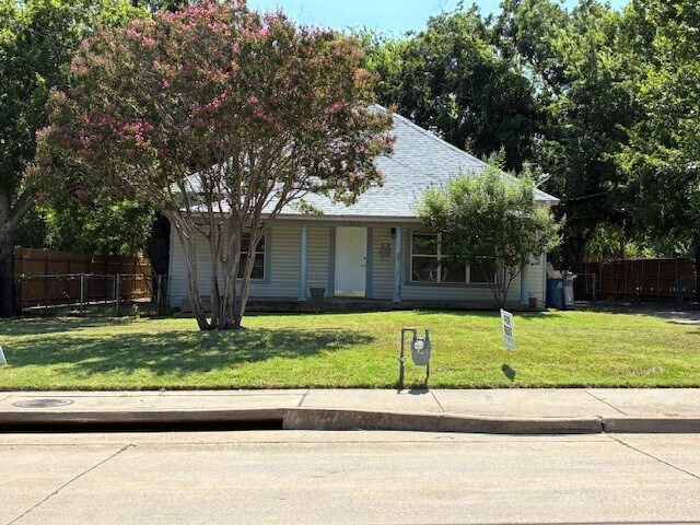 Foto principal - 312 N Main St