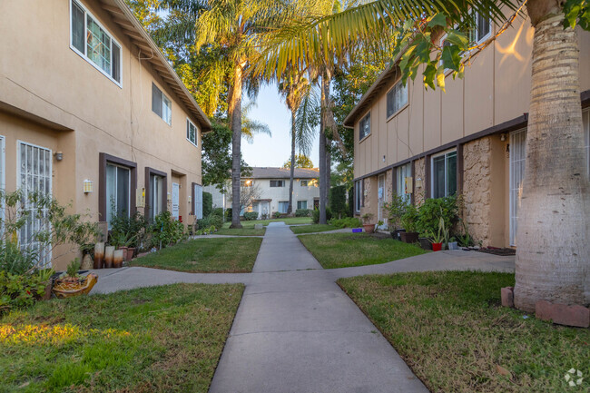 Building Photo - Regency Villas