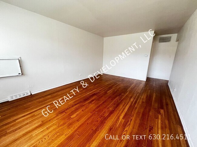 Foto del edificio - ***CHICAGO HEIGHTS / 3 BEDROOMS / 1 BATH /...