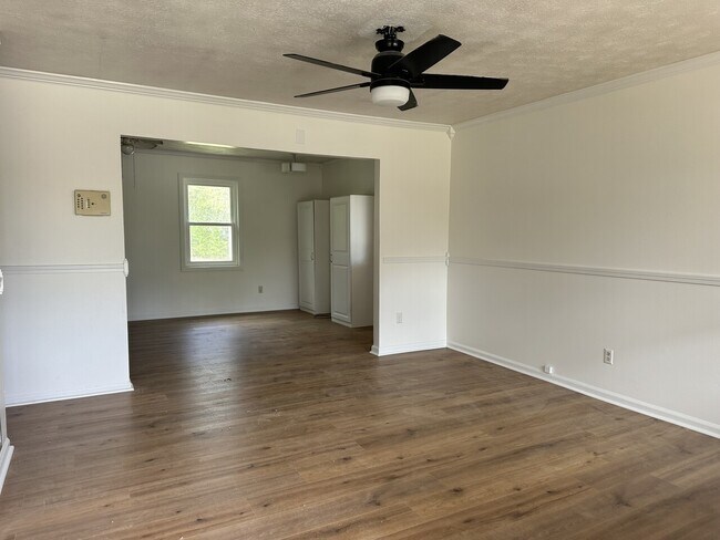 Building Photo - 175 Lee rd 474