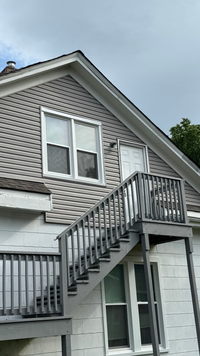 Building Photo - 1517 Waverly St
