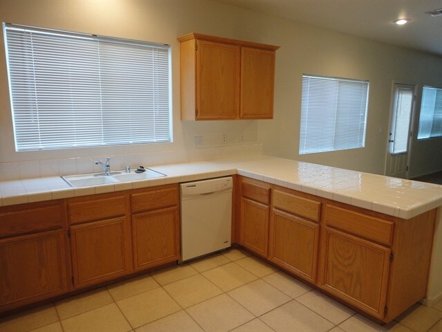 Foto del edificio - 6328 Sterling Ranch Way