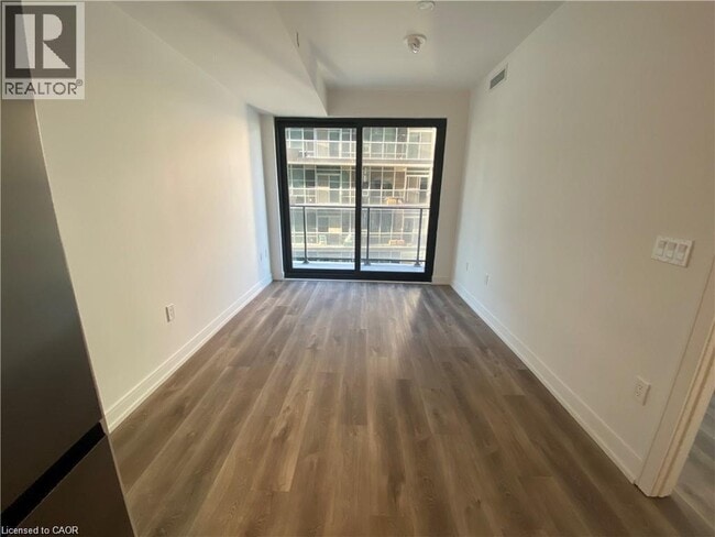 Photo du bâtiment - 1 Jarvis St