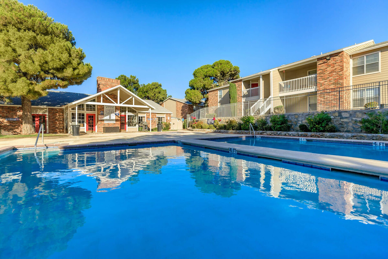 Serene Poolside Atmosphere at Whispering Pines, El Paso - Whispering Pines