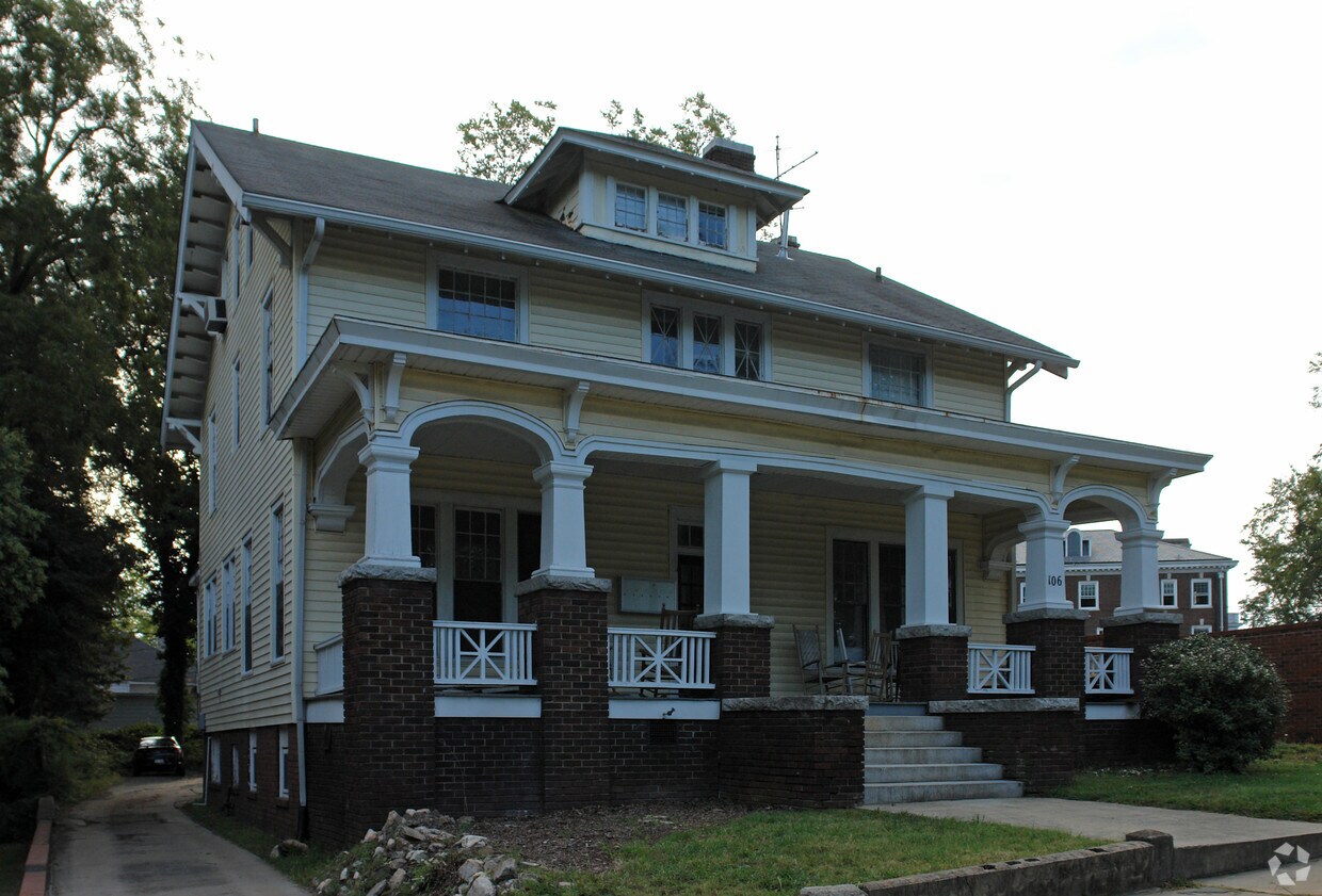 Building Photo - 106 N Buchanan Blvd