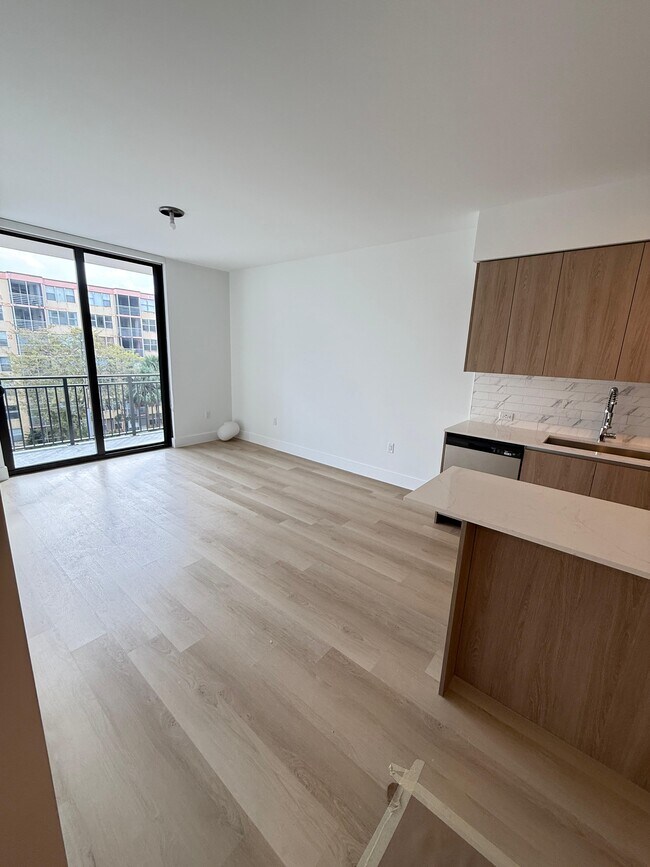 Foto del edificio - 2533 NE 183rd St