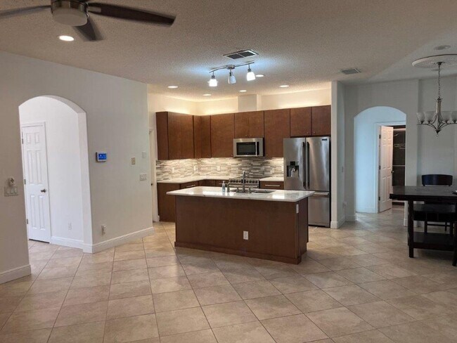 Building Photo - Two Story 4 Bedroom Maitland Home (SEE TERMS)