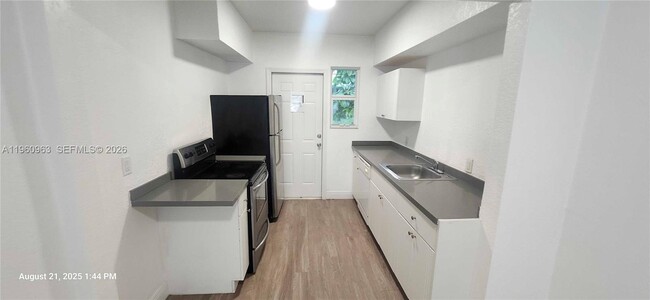 Foto del edificio - 1050 98th St