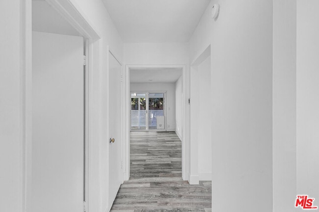 Building Photo - 13536 Hamlin St